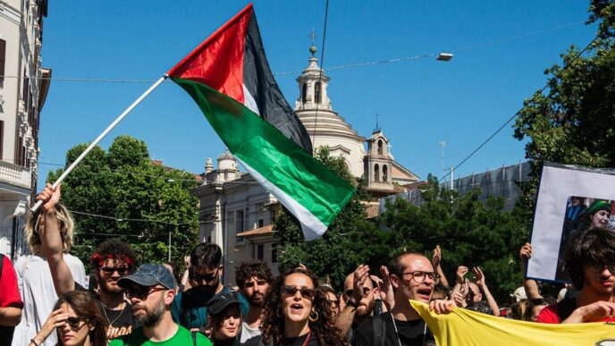 Due Manifestazioni A Milano E