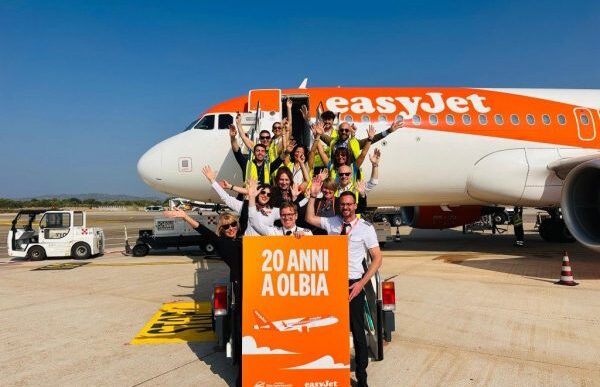 Easyjet Festeggia Oltre 11 Mil