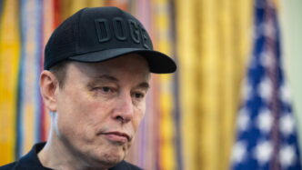 Elon Musk Critica Duramente La