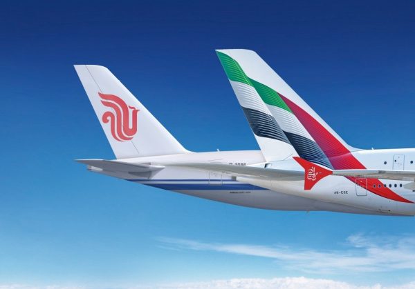 Emirates E Air China Verso Un