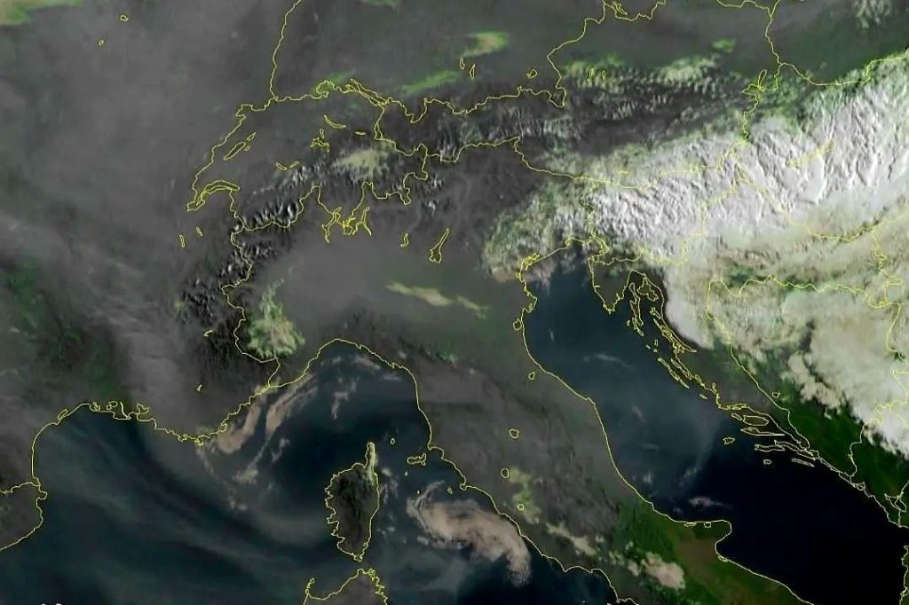 Fumo Degli Incendi In Canada A