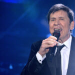 Gianni Morandi Apre Il Festival Dello Stress A Bologna Con Una Seduta Psicoanalitica In Pubblico