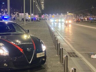 Giovane Accoltellato A Piazza