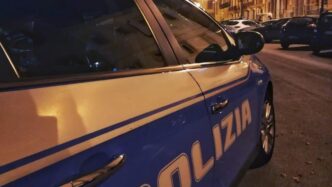 Giovane Rompe Il Finestrino Di