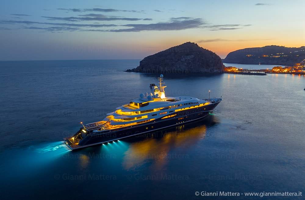 Gruppo Arabo Sceglie Ischia Pe