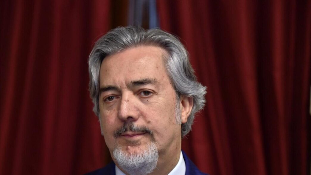 Il Pd Tra Contraddizioni E Div