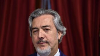 Il Pd Tra Contraddizioni E Div