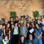 Il Cortometraggio Oltre La Collina Racconta La Gentilezza Come Linguaggio Universale Girato A Milano