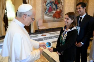 Il Pontefice Incontra 24 Giova