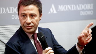 Il Rapporto Complesso Tra Il G