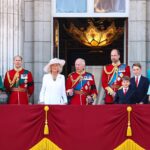 Il Re Carlo Iii Ricorda Le Vittime Dell’incidente Air India Durante Il Trooping The Colour Con Una Fascia Nera