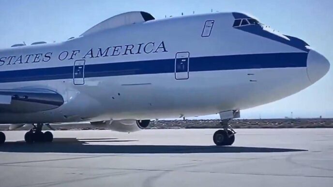Il Volo Segreto Del Boeing E 4
