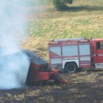 Imballatrice In Fiamme In Un Campo Di Paglia A Fabriano, Intervento Dei Vigili Del Fuoco