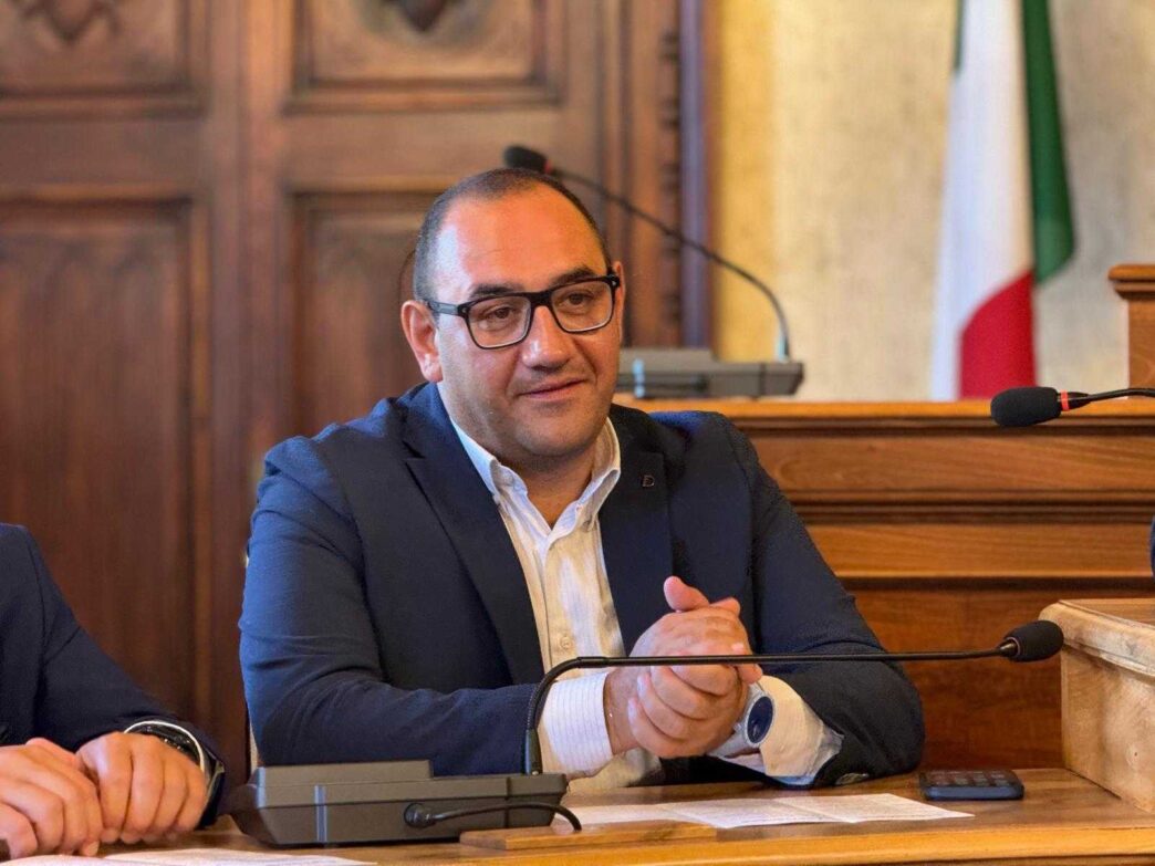 Imbarazzo Politico A Le28099Aquila2C