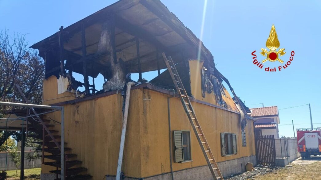 Incendio A Paestum2C Fiamme Dis