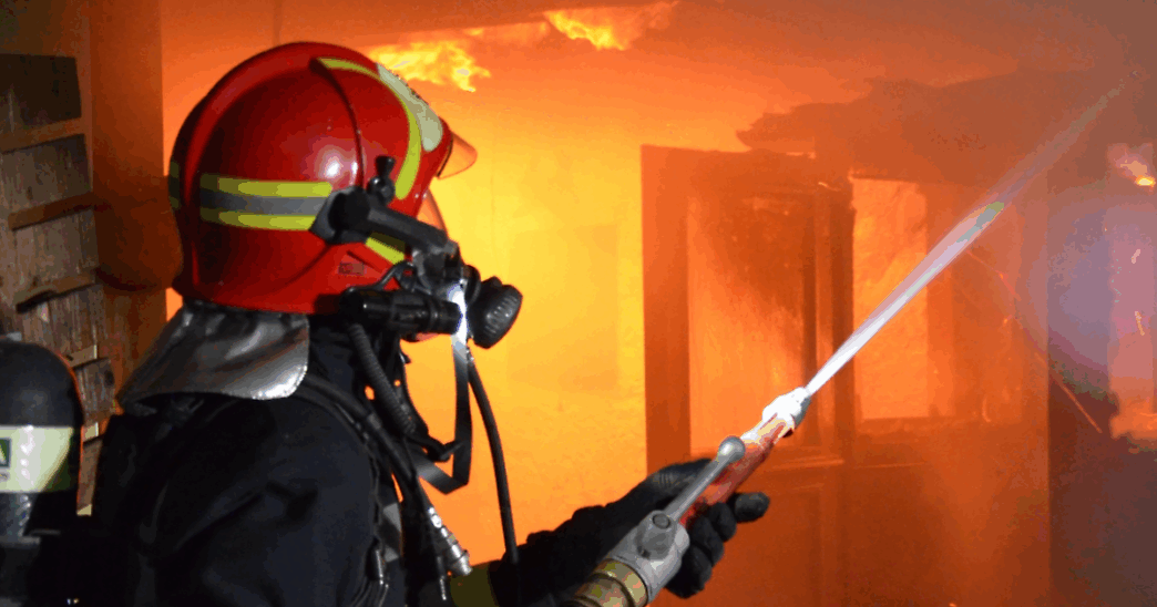 Incendio Di Un Furgone Blocca