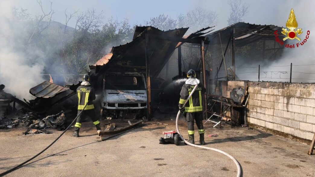 Incendio Distrugge Capannone C