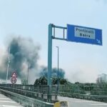 Incendio Nel Centro Direzionale Di Napoli: Fiamme Vicino All’ex Mercato Ortofrutticolo Scatenano Paura In Città