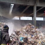 Incendio Nel Centro Stoccaggio Rifiuti Di Cermenate: Sette Squadre Dei Vigili Del Fuoco Al Lavoro