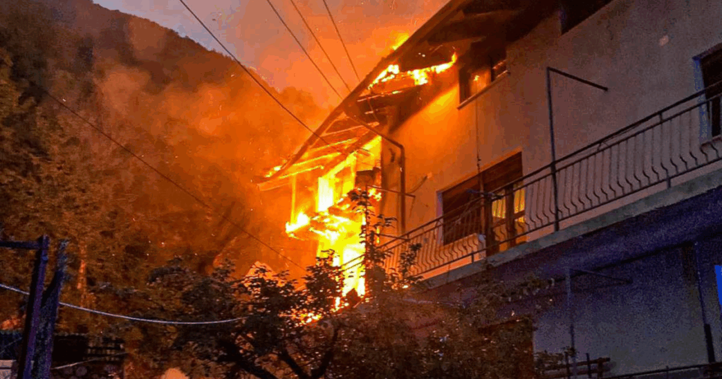 Incendio Nella Notte A Salbert
