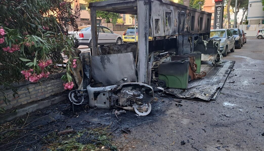 Incendio Nella Notte Alle28099Isola