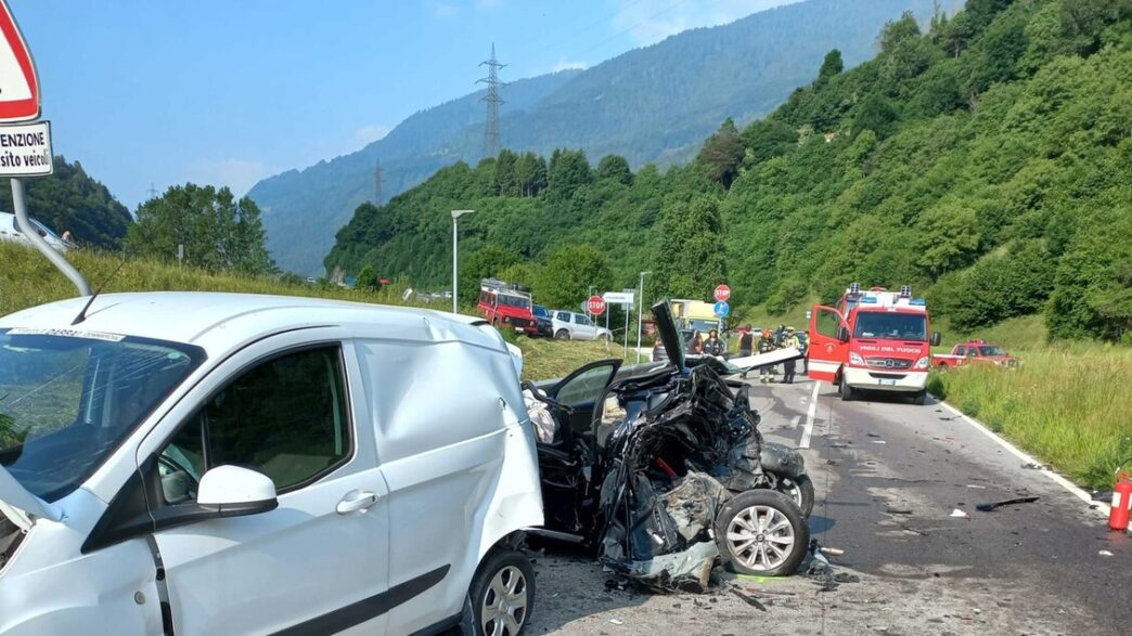 Incidente Con Quattro Veicoli