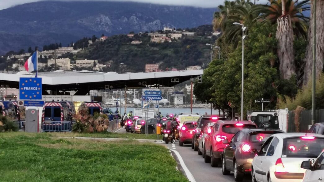 Incidente Tra Mezzi Pesanti E