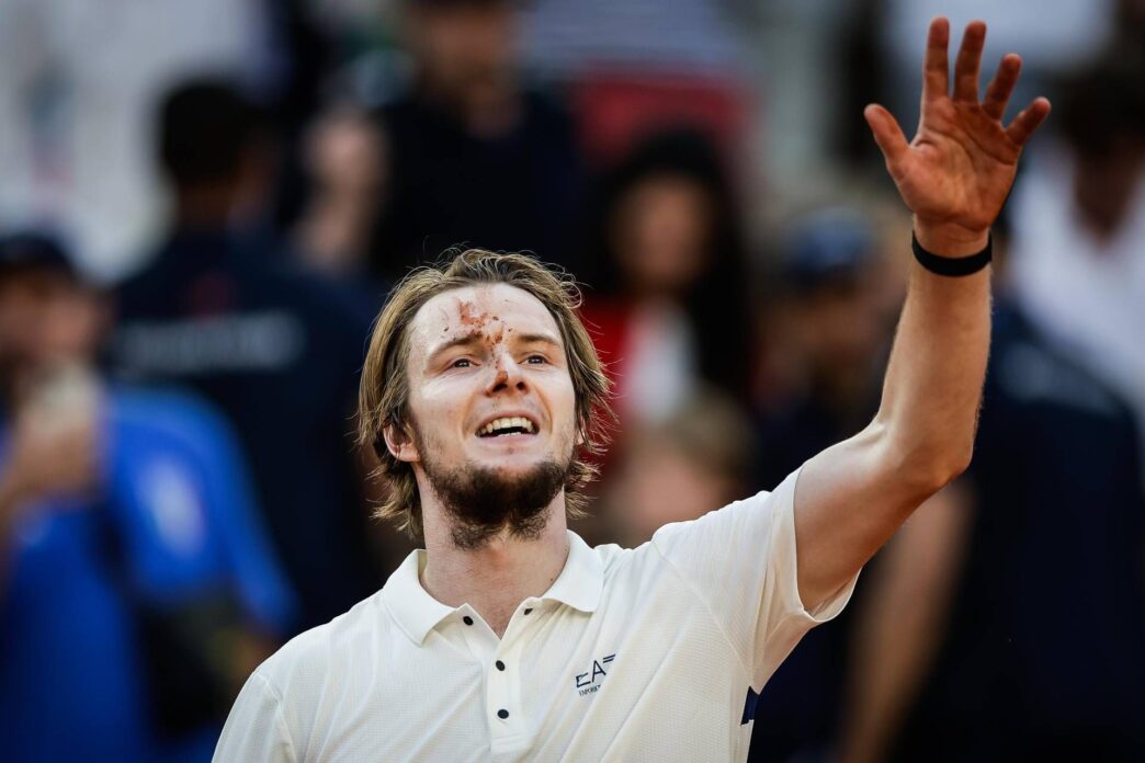 Jannik Sinner Affronta Alexand