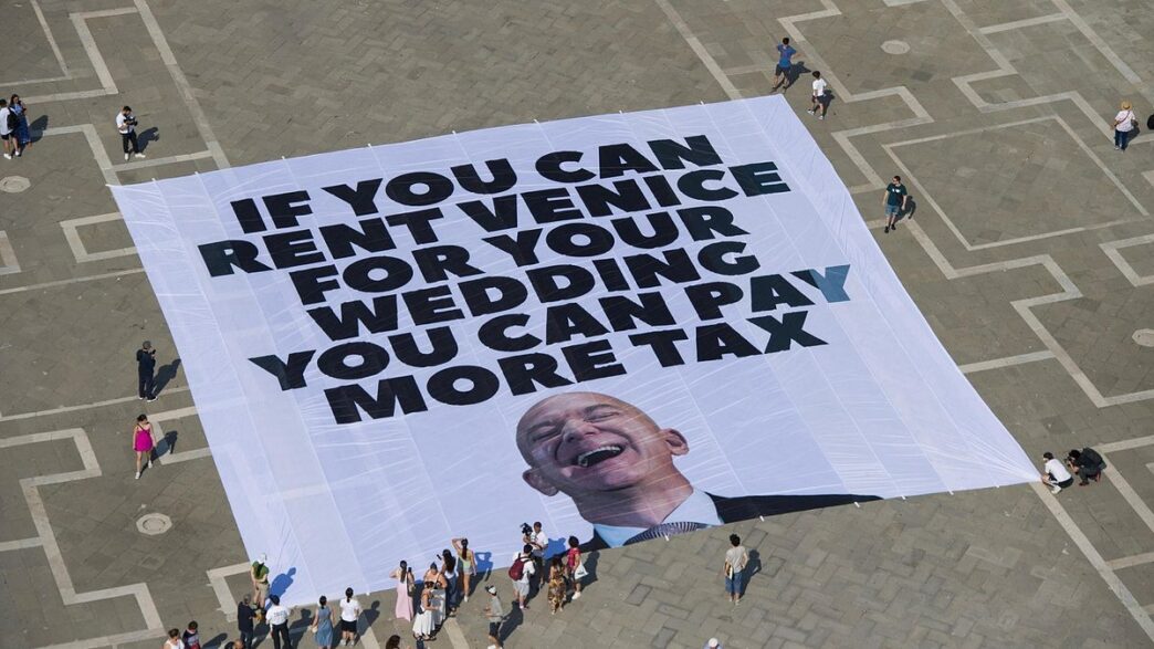Jeff Bezos Tra Disuguaglianze