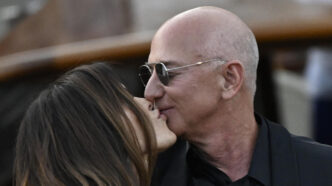 Jeff E Lauren Bezos Si Mostran