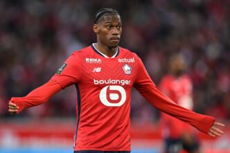 Juventus Guarda A Jonathan Dav