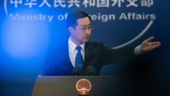 La Cina Critica Il Divieto Di