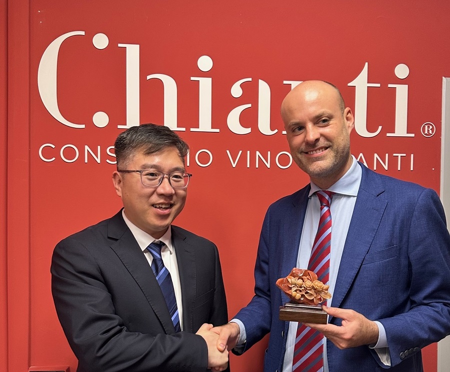 La Delegazione Cinese Di Qingt
