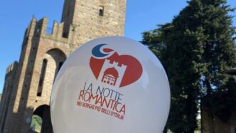 La Notte Romantica Illumina Di