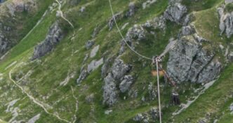 La Posa Delle Prime Funi Sulla