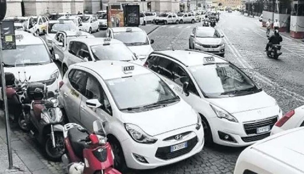 La Protesta Dei Tassisti Napol