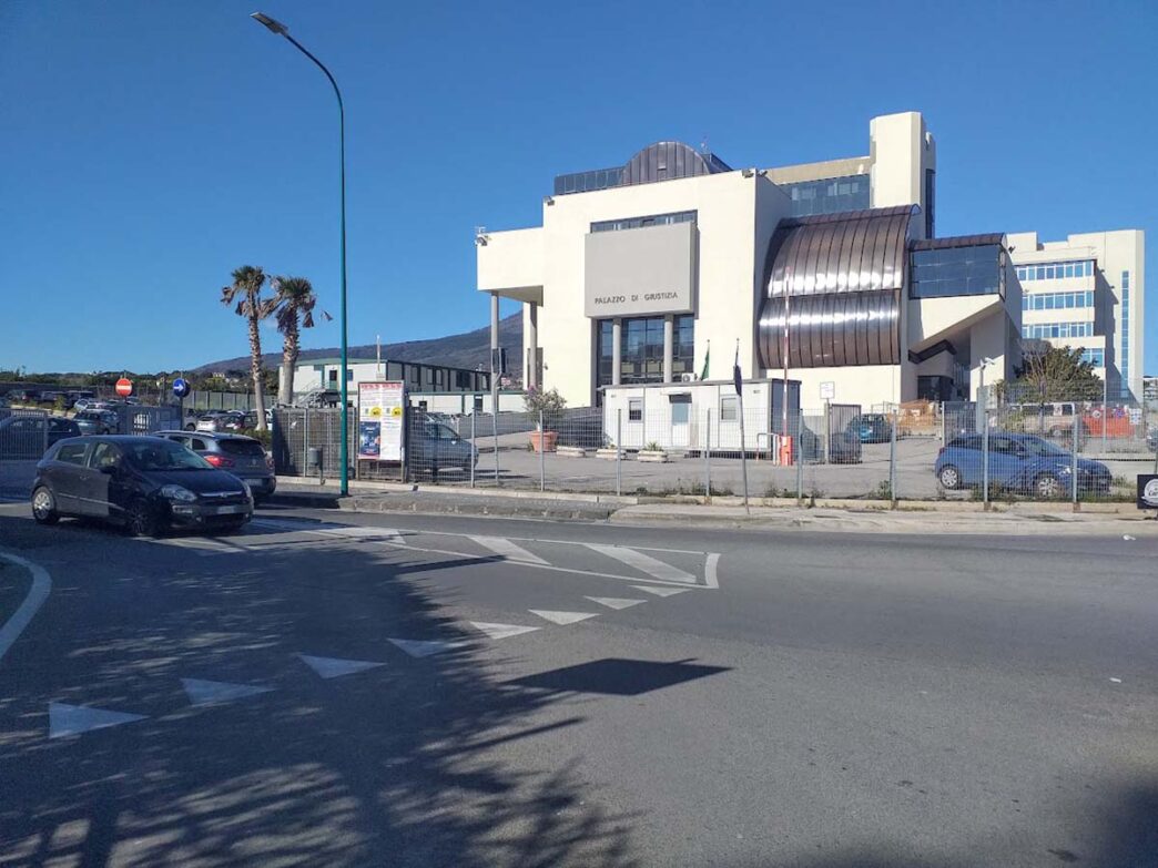 Ladri Sorpresi A Rubare Liquor