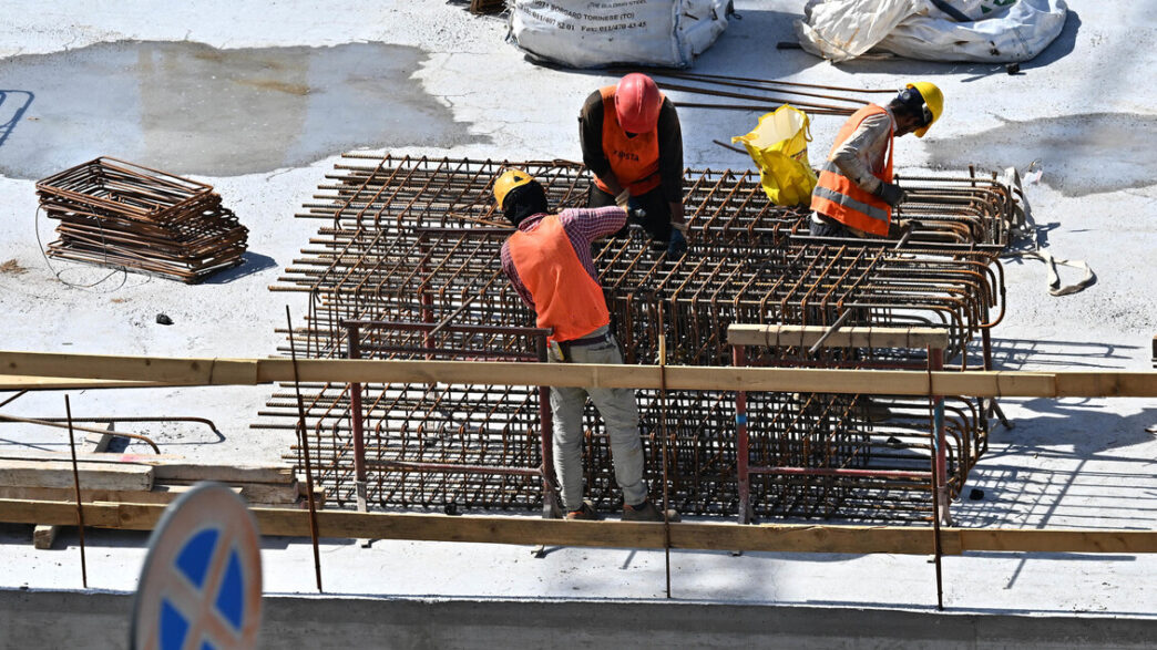 Lombardia Vieta Lavoro Alle28099Ape