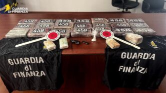 Maxi Sequestro Di Cocaina A Pe