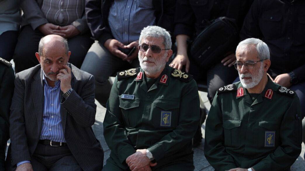 Migliaia Di Persone A Teheran