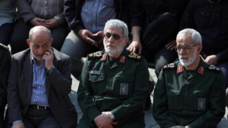 Migliaia Di Persone A Teheran