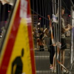 Migliaia Di Persone Bloccano Le Strade Di Belgrado E Altre Città Serbe Dopo Proteste Per Elezioni Anticipate
