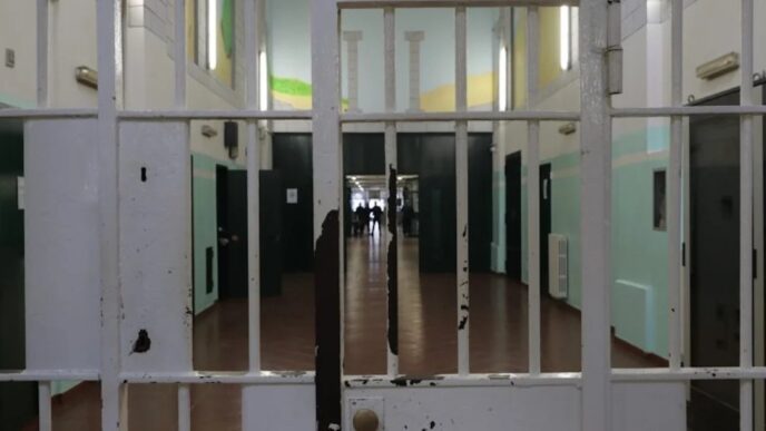 Napoli2C A Scampia Arrestato Un