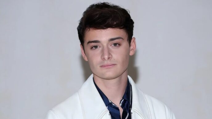 Noah Schnapp E Altre Star Amer