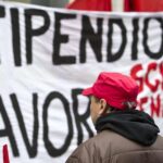 Nove Operai Senza Stipendio Occupano Il Cantiere Di Genova Quarto In Via 5 Maggio