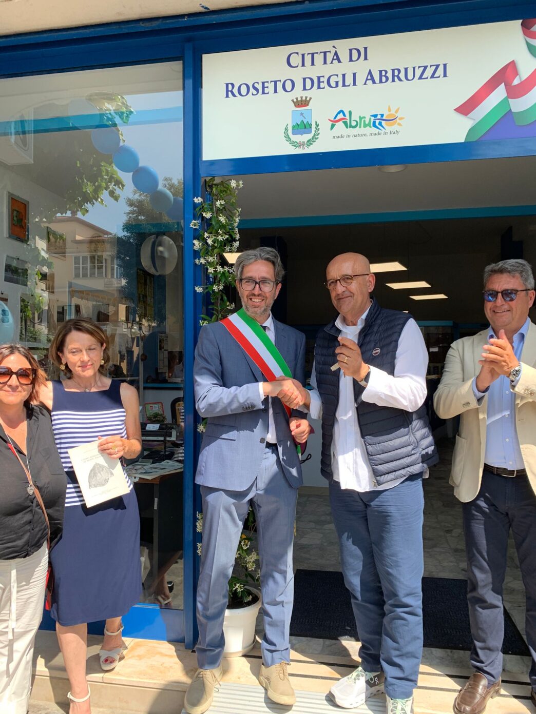 Nuovo Ufficio Iat A Roseto Deg