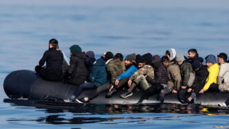 Oltre Mille Migranti Sbarcati