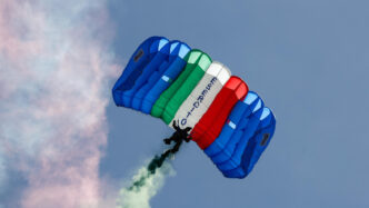 Ottanta Vigili Del Fuoco Calan
