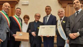 Padre Bruno Silvestrini Premia