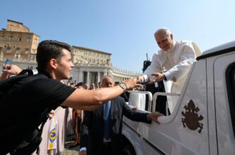 Papa Leone Xiv Ai Giovani Di C